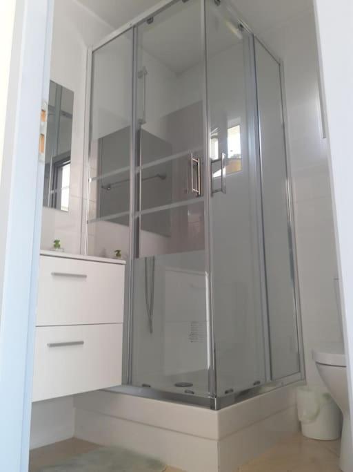 Maison Dans Une Propriete Avec Une Cour Corneilhan Exteriör bild